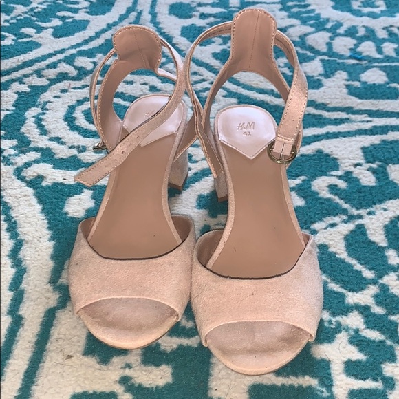 H&M 2inch hills - Picture 2 of 3